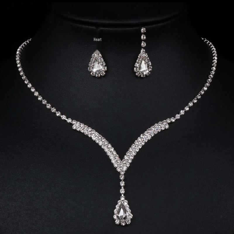 Bridal Jewelry Set: European & American Style Diamond V-Neck Teardrop Pendant Necklace & Stud Earrings N5471
Bridal Jewelry Set: European & American Style Diamond V-Neck Teardrop Pendant Necklace & Stud Earrings N5471