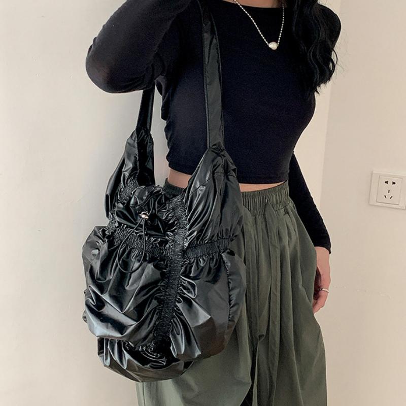 Luxury Design Ruched Women s Shoulder Bag Glossy Soft Leather Drawstring Large Messenger Pack Korean Fashion Crossbody Bags
Luxury Design Ruched Women s Shoulder Bag Glossy Soft Leather Drawstring Large Messenger Pack Korean Fashion Crossbody Bags