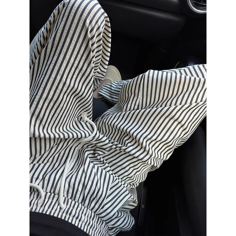 Petite Women s Retro Stripe Wide-Leg Pants - Summer Casual, Slimming, Straight-Leg Style M (96-105 lbs)
Petite Women s Retro Stripe Wide-Leg Pants - Summer Casual, Slimming, Straight-Leg Style M (96-105 lbs)