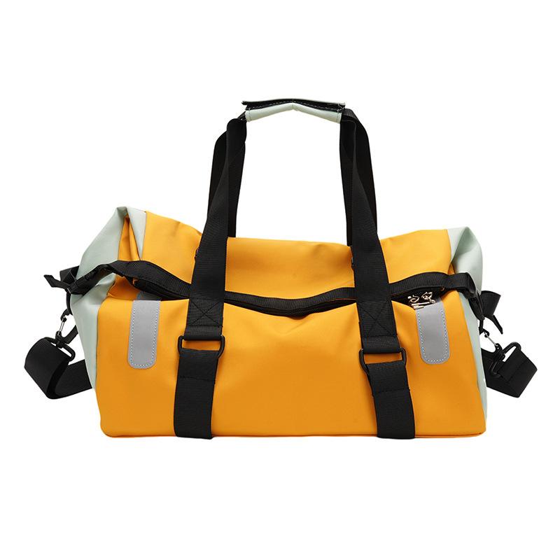 Fashionable and Trendy Men and Women Traveling Out Design Pressure Relief Handbag Sports Training Reflective Strip Gym Bag
Fashionable and Trendy Men and Women Traveling Out Design Pressure Relief Handbag Sports Training Reflective Strip Gym Bag