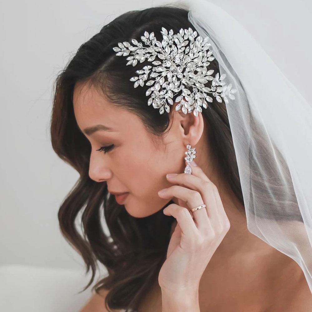Rhinestone Bridal Handmade Headwear for European & American Weddings - Side Updo and Evening Dress Accessory A320
Rhinestone Bridal Handmade Headwear for European & American Weddings - Side Updo and Evening Dress Accessory A320