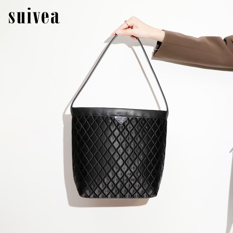 Большая сумка женская весенне-летняя новая простая и вместительная сумка-тоут модная универсальная высококлассная сумка-ведро
Большая сумка женская весенне-летняя новая простая и вместительная сумка-тоут модная универсальная высококлассная сумка-ведро