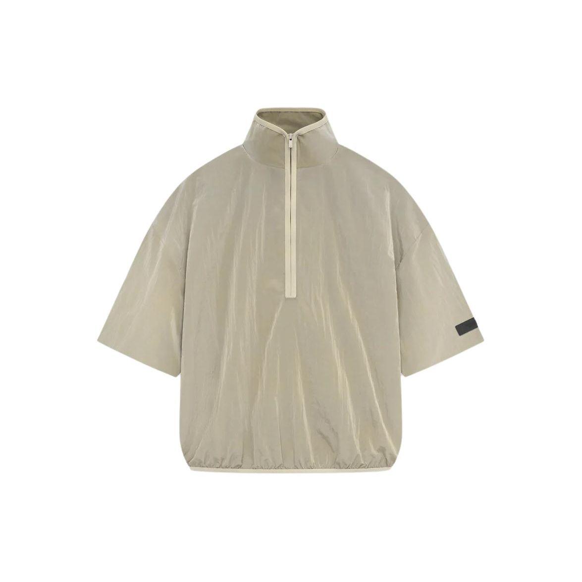 Fear of God Essentials Мятая нейлоновая рубашка с короткими рукавами и половиной молнии Садовые желтые мужские топы 186SP244051F
Fear of God Essentials Мятая нейлоновая рубашка с короткими рукавами и половиной молнии Садовые желтые мужские топы 186SP244051F