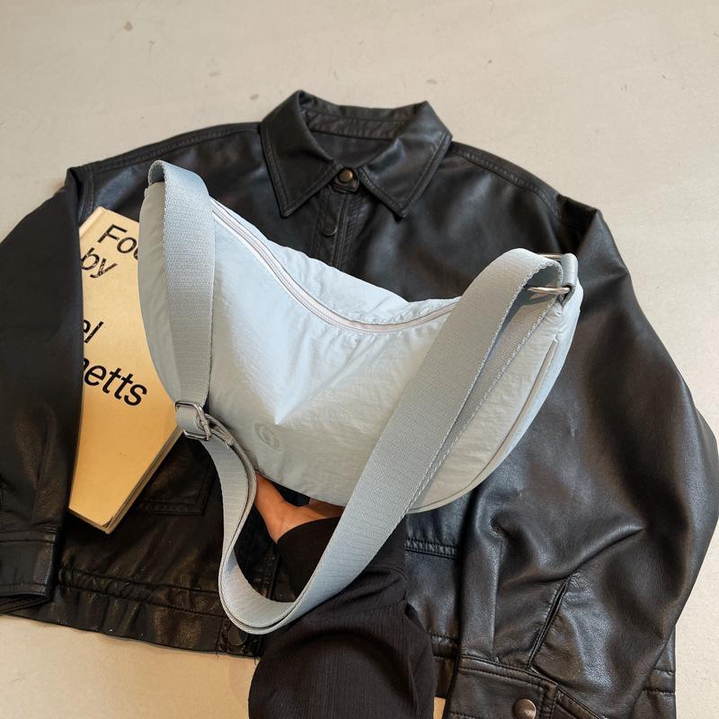 Nylon cloth bag women s large-capacity new high-end texture niche messenger cloth bag class dumpling bag чёрный
Nylon cloth bag women s large-capacity new high-end texture niche messenger cloth bag class dumpling bag чёрный