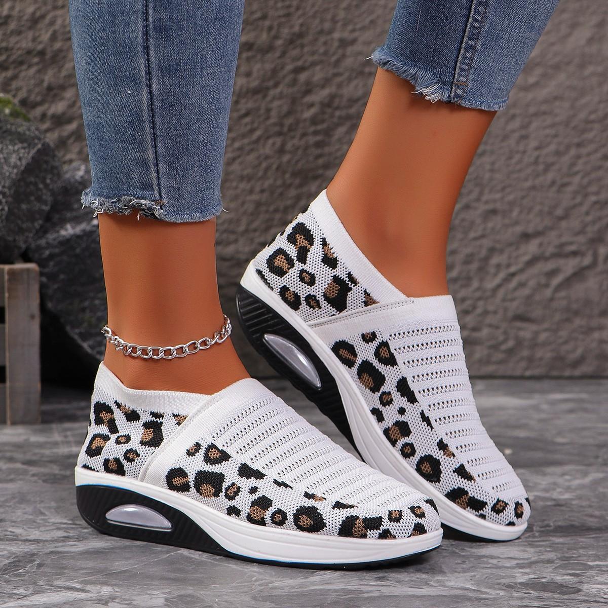 European and American large-size shoes 2024 autumn new thick-soled breathable mesh non-slip casual versatile outer wear foreign trade shoes 36 белый
European and American large-size shoes 2024 autumn new thick-soled breathable mesh non-slip casual versatile outer wear foreign trade shoes 36 белый