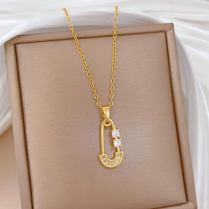 Simple Zircon Brooch Pin Pendant Necklace for Women Girls Trendy Stainless Steel Chain Collar Jewelry Accessories Gift for Lover
Simple Zircon Brooch Pin Pendant Necklace for Women Girls Trendy Stainless Steel Chain Collar Jewelry Accessories Gift for Lover
