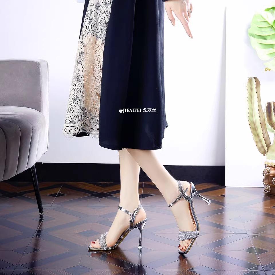 High-heeled sandals women s 2024 summer new Korean version fashion one-word buckle with high-heeled square head rhinestone stiletto sandals 35 шампанского
High-heeled sandals women s 2024 summer new Korean version fashion one-word buckle with high-heeled square head rhinestone stiletto sandals 35 шампанского