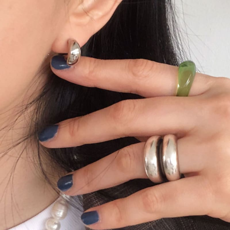 objet213 Soho hoop earrings_01 2. Silver
objet213 Soho hoop earrings_01 2. Silver