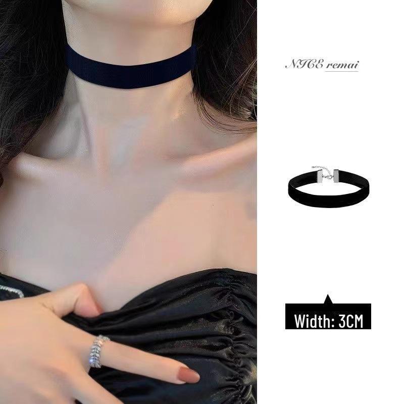Ожерелье-чокер Ju Jingyi Classic Black Velvet
Ожерелье-чокер Ju Jingyi Classic Black Velvet