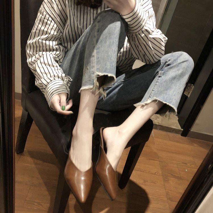 Pointed toe bag head half tow pointed toe thick heel cool slippers high heels 39 коричневий
Pointed toe bag head half tow pointed toe thick heel cool slippers high heels 39 коричневий