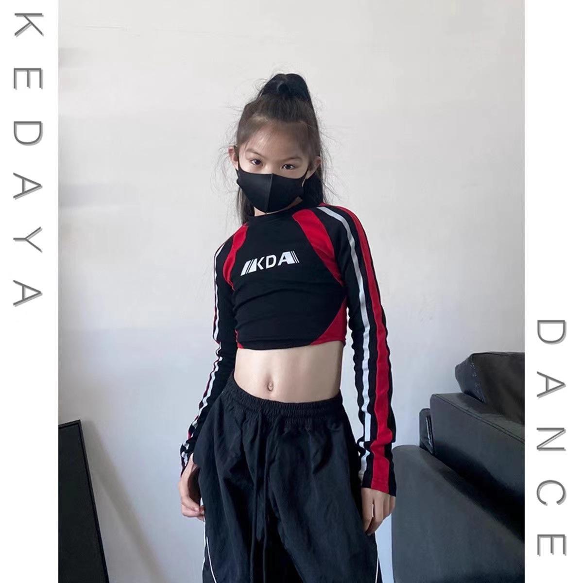 Комплект для джазовых танцев для девочек: укороченный топ в мотоциклетном стиле и комбинезон 120 cm
Комплект для джазовых танцев для девочек: укороченный топ в мотоциклетном стиле и комбинезон 120 cm