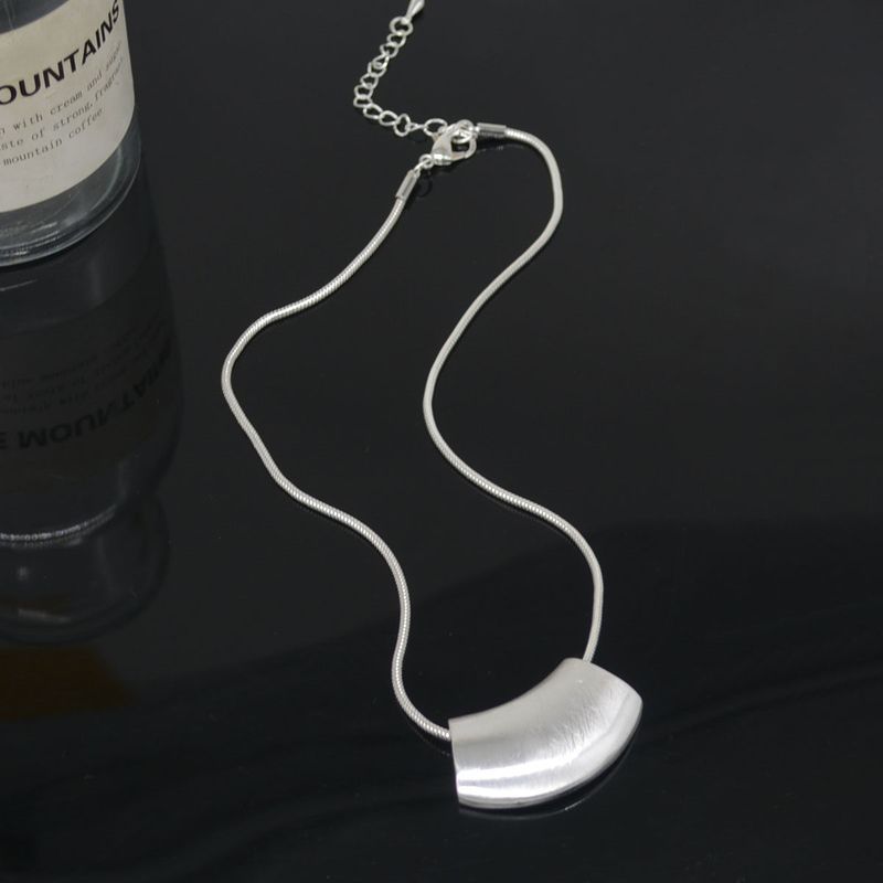 Fashion Personalized Minority Silver-Plated Frosted Brushed Snake Bones Chain Necklace for Women Fashion Exaggerated Geometry Square Clavicle Chain Silver
Fashion Personalized Minority Silver-Plated Frosted Brushed Snake Bones Chain Necklace for Women Fashion Exaggerated Geometry Square Clavicle Chain Silver