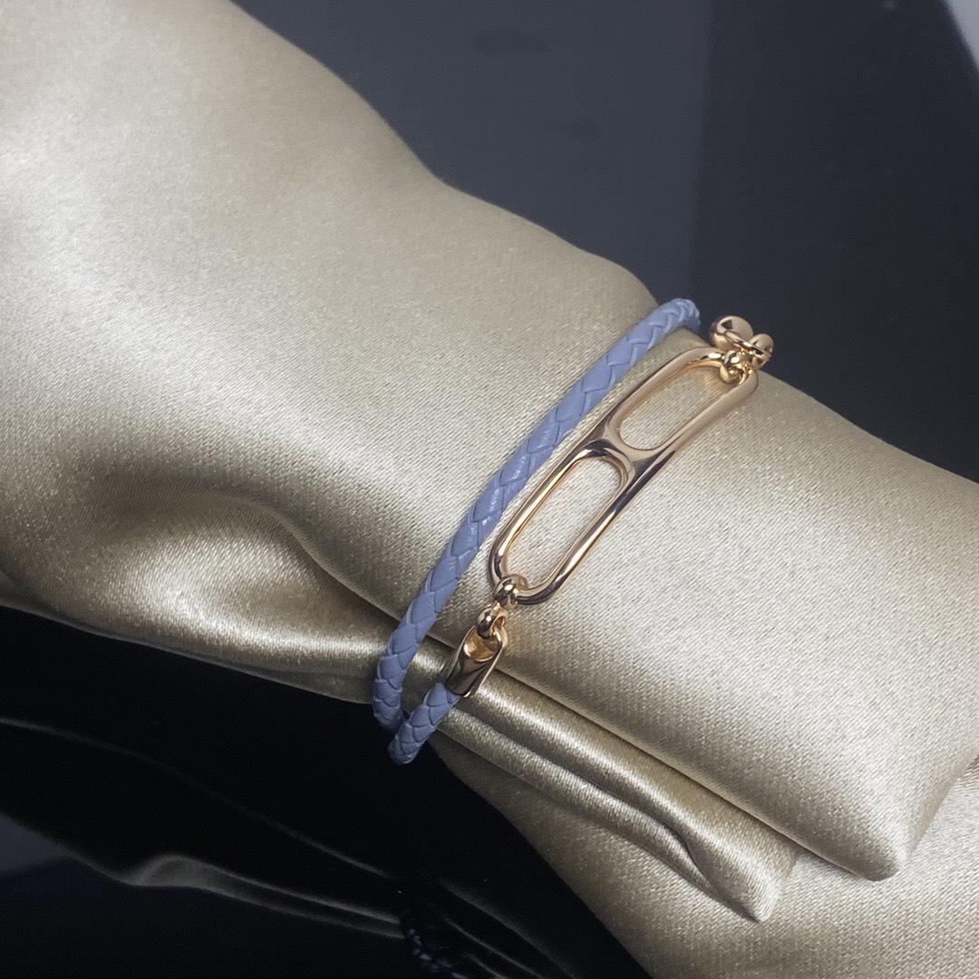 Luxury H-Style Double-Layer Leather Cord Pig Nose Couple Bracelet - Colorful Valentine s Day Gift рожевий колір золота
Luxury H-Style Double-Layer Leather Cord Pig Nose Couple Bracelet - Colorful Valentine s Day Gift рожевий колір золота