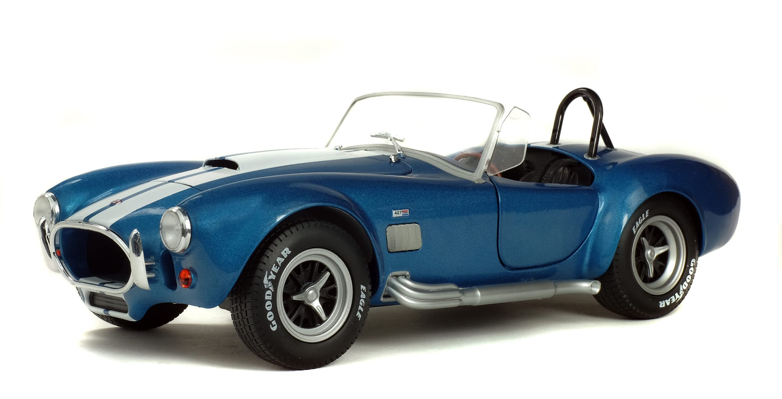 Металлическая миниатюрная машина Shelby Cobra Масштаб 1/18 SHELBY COBRA 427 S/C 1965 (Синий металлик) Неоткрывающийся капот синий
Металлическая миниатюрная машина Shelby Cobra Масштаб 1/18 SHELBY COBRA 427 S/C 1965 (Синий металлик) Неоткрывающийся капот синий