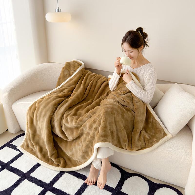GPPNKC Faux Rabbit Fur Bubble Blanket
GPPNKC Faux Rabbit Fur Bubble Blanket