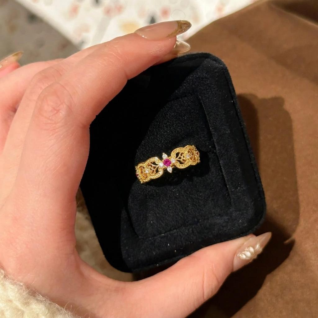 2026 Vintage Court Silk Ruby Ring Yellow Gold Hollow Index Finger Ring Resizable
2026 Vintage Court Silk Ruby Ring Yellow Gold Hollow Index Finger Ring Resizable