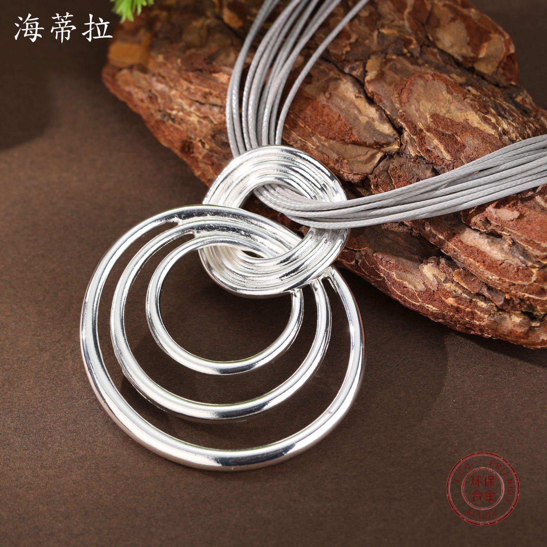 New hollow geometric ring leather rope magnetic necklace, women s fashion high-end ring neck chain
New hollow geometric ring leather rope magnetic necklace, women s fashion high-end ring neck chain