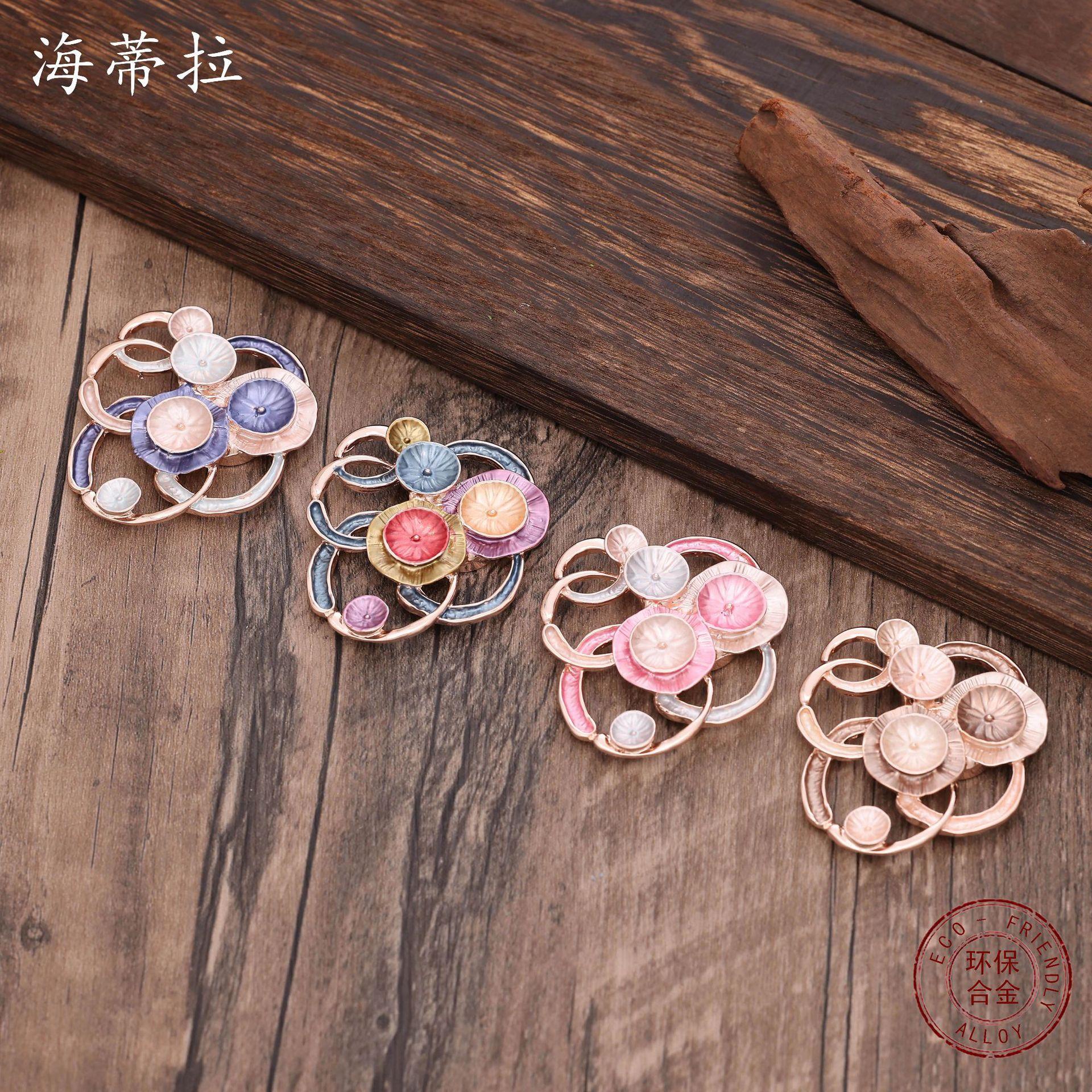 New geometric hollow enamel planet magnetic brooch, fashionable and personalized women s versatile alloy brooch Magnetic
New geometric hollow enamel planet magnetic brooch, fashionable and personalized women s versatile alloy brooch Magnetic