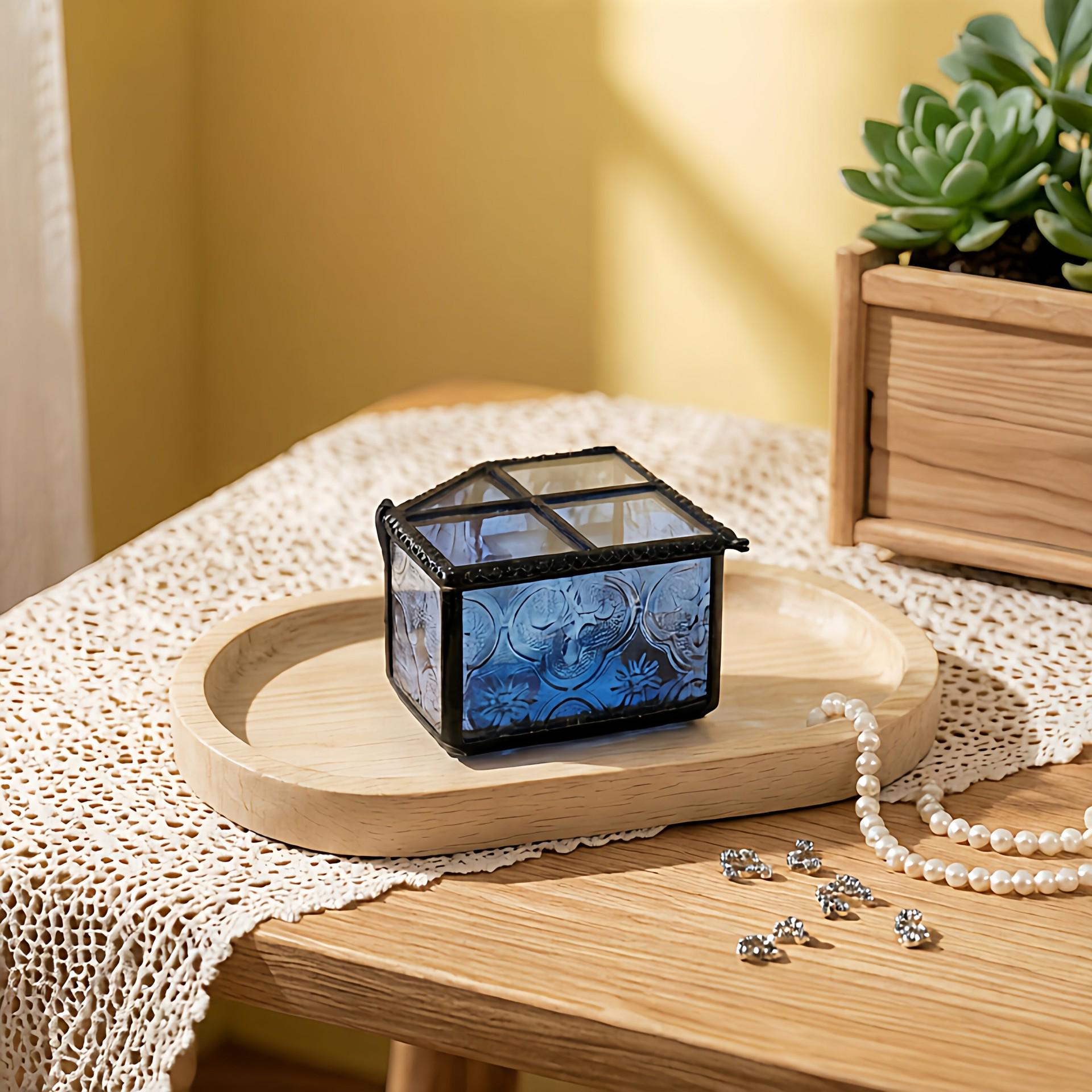 Heart-Shaped Retro Glass Jewelry Box: European & American Style Ring and Décor Display 7.5 x 7.5 x 5 cm чёрный/олова
Heart-Shaped Retro Glass Jewelry Box: European & American Style Ring and Décor Display 7.5 x 7.5 x 5 cm чёрный/олова