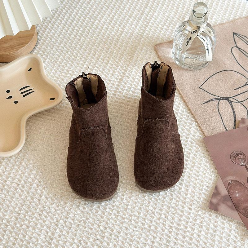 Korean-style autumn and winter new children s boots, girls fashionable back-zip single boots, British-style short boots for older girls 28 коричневий
Korean-style autumn and winter new children s boots, girls fashionable back-zip single boots, British-style short boots for older girls 28 коричневий
