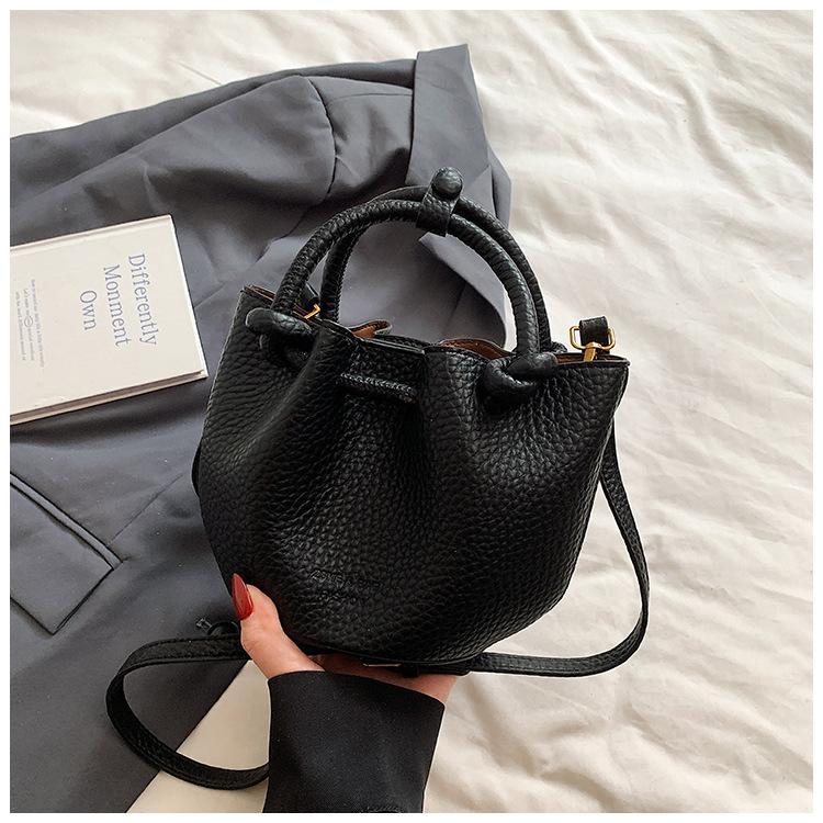 Премиальный сенс Maillard женская осенняя 2025 популярная ретро сумка через плечо сумка-мессенджер для поездок на работу сумка-ведро
Премиальный сенс Maillard женская осенняя 2025 популярная ретро сумка через плечо сумка-мессенджер для поездок на работу сумка-ведро