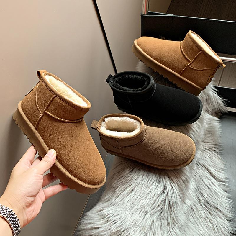 Trendy snow boots women s winter 2024 new cotton shoes piled thickened boots foreign fashion warm bread shoes 35 чёрный
Trendy snow boots women s winter 2024 new cotton shoes piled thickened boots foreign fashion warm bread shoes 35 чёрный