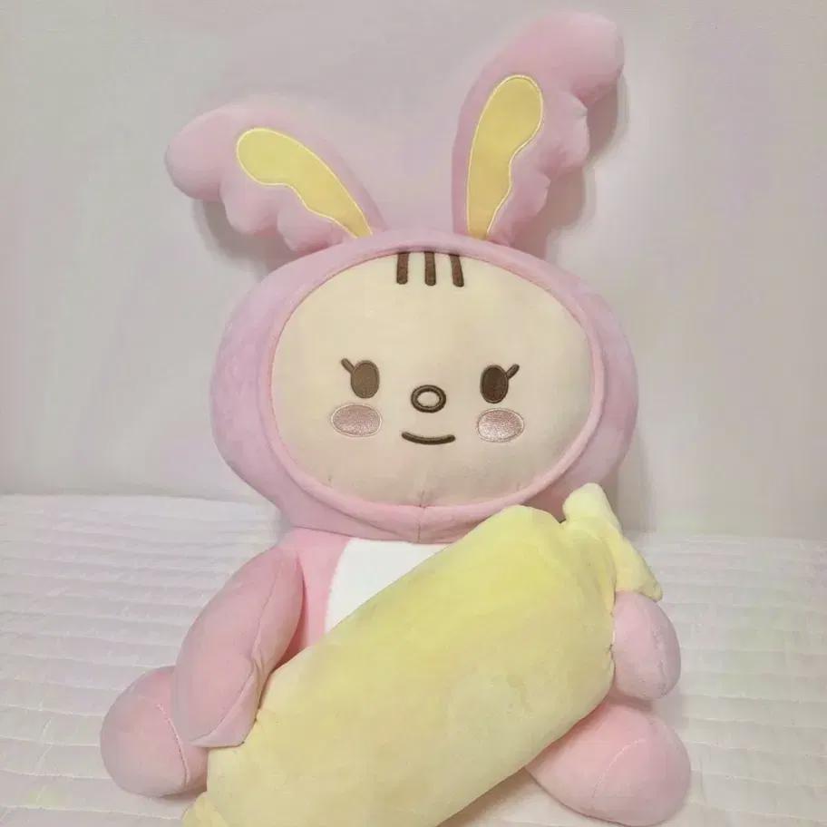 Seventeen Художник Горничная Чон Чхун Торам
Seventeen Художник Горничная Чон Чхун Торам