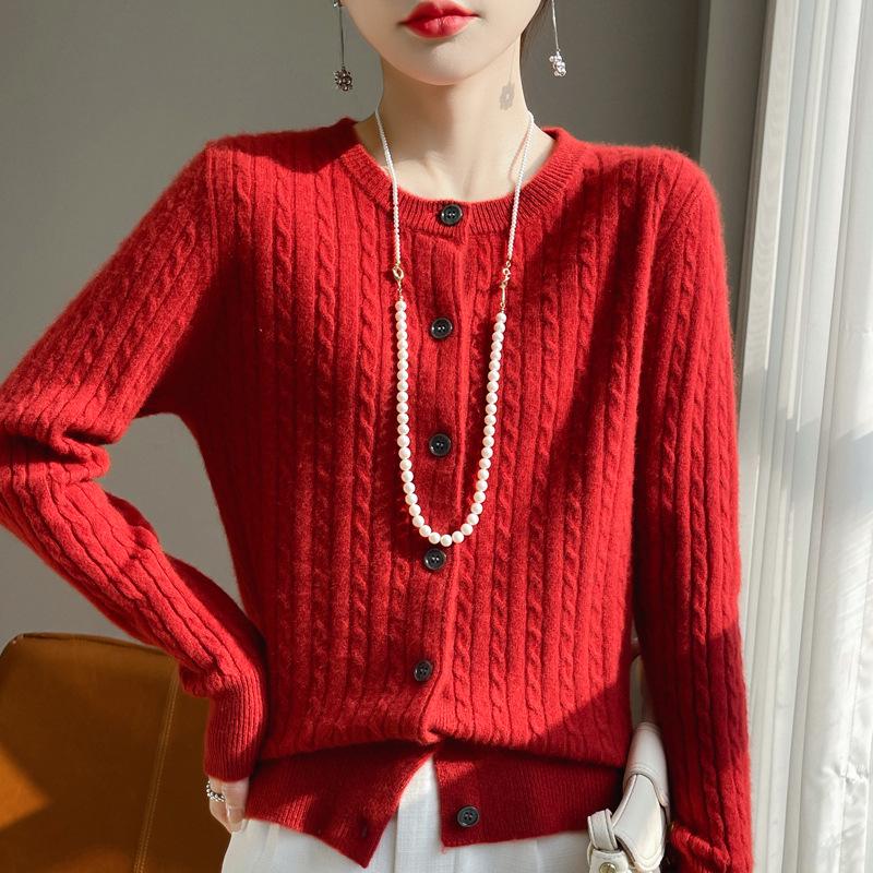 Women s Loose Twist Stitch Wool Cardigan Sweater - Red Round Neck, New Year 2024 Edition. XL
Women s Loose Twist Stitch Wool Cardigan Sweater - Red Round Neck, New Year 2024 Edition. XL