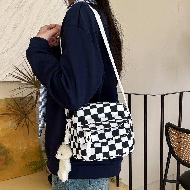 225 summer new women s portable trend fashion printing large capacity simple and lightweight zebra pattern shoulder messenger bag
225 summer new women s portable trend fashion printing large capacity simple and lightweight zebra pattern shoulder messenger bag
