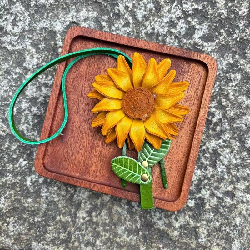 Cowhide Flower Bag Charm Hanging Ornaments Three-dimensional Sunflower Car Decoration Handmade National Style Bag Pendant
Cowhide Flower Bag Charm Hanging Ornaments Three-dimensional Sunflower Car Decoration Handmade National Style Bag Pendant