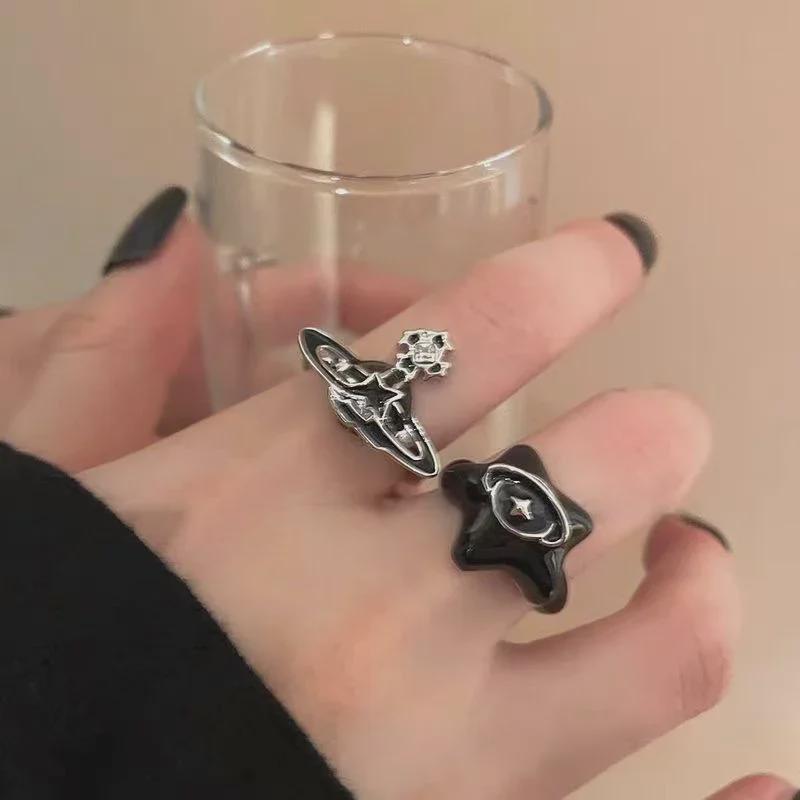 Кольцо Saturn Dark Oil Drip Enamel: Ретро, холодный стиль, высококачественный аксессуар для женщин
Кольцо Saturn Dark Oil Drip Enamel: Ретро, холодный стиль, высококачественный аксессуар для женщин