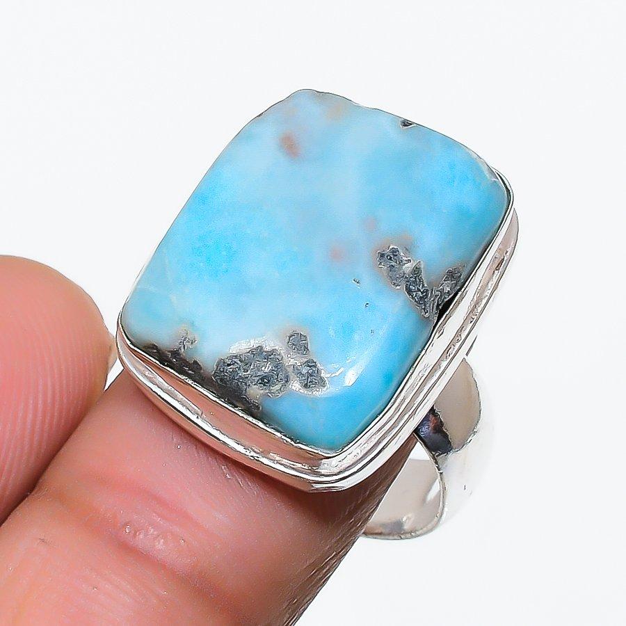 Republic Larimar Gemstone Handmade 925 Sterling Silver Jewelry Ring Size 8 SU-10482
Republic Larimar Gemstone Handmade 925 Sterling Silver Jewelry Ring Size 8 SU-10482