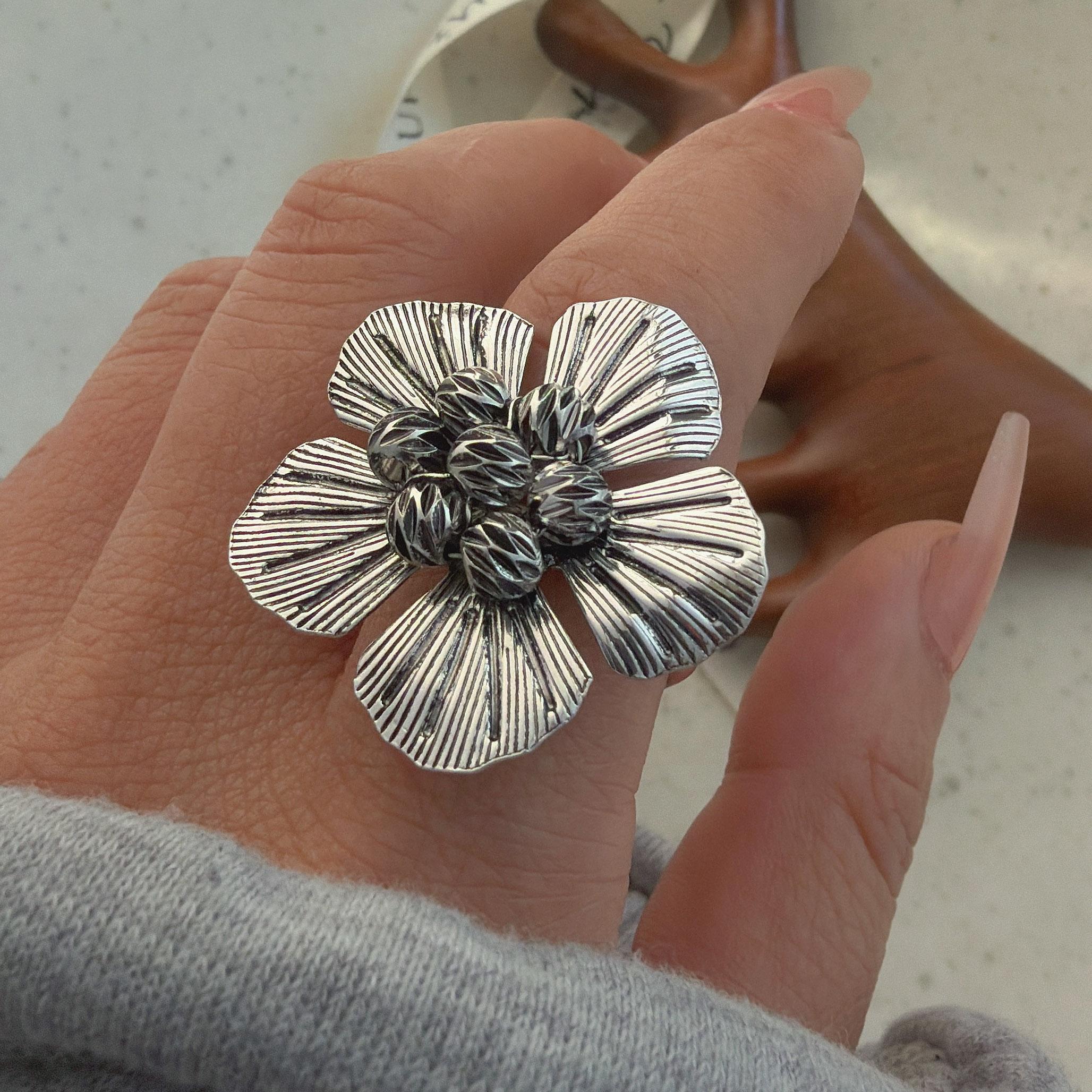 925 Sterling Silver Rings for Women Couple Minimalist Handmade Simple Vintage Big Flower Ring Fine Jewelry Gift Prevent Allergy resizable
925 Sterling Silver Rings for Women Couple Minimalist Handmade Simple Vintage Big Flower Ring Fine Jewelry Gift Prevent Allergy resizable