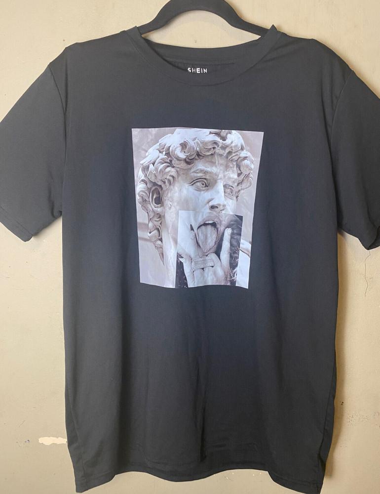 SHEIN Men s Short Sleeve T-Shirt Round Neck Statute Graphic Tee Black XL Unisex T-Shirt S
SHEIN Men s Short Sleeve T-Shirt Round Neck Statute Graphic Tee Black XL Unisex T-Shirt S