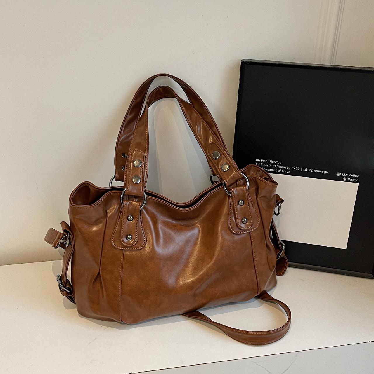 Soft Shoulder Bags High Quality Solid Colors Bags for Women Fashion Zipper Pu Women s Large Capacity Handbags KTB 36x15x25cm коричневый
Soft Shoulder Bags High Quality Solid Colors Bags for Women Fashion Zipper Pu Women s Large Capacity Handbags KTB 36x15x25cm коричневый