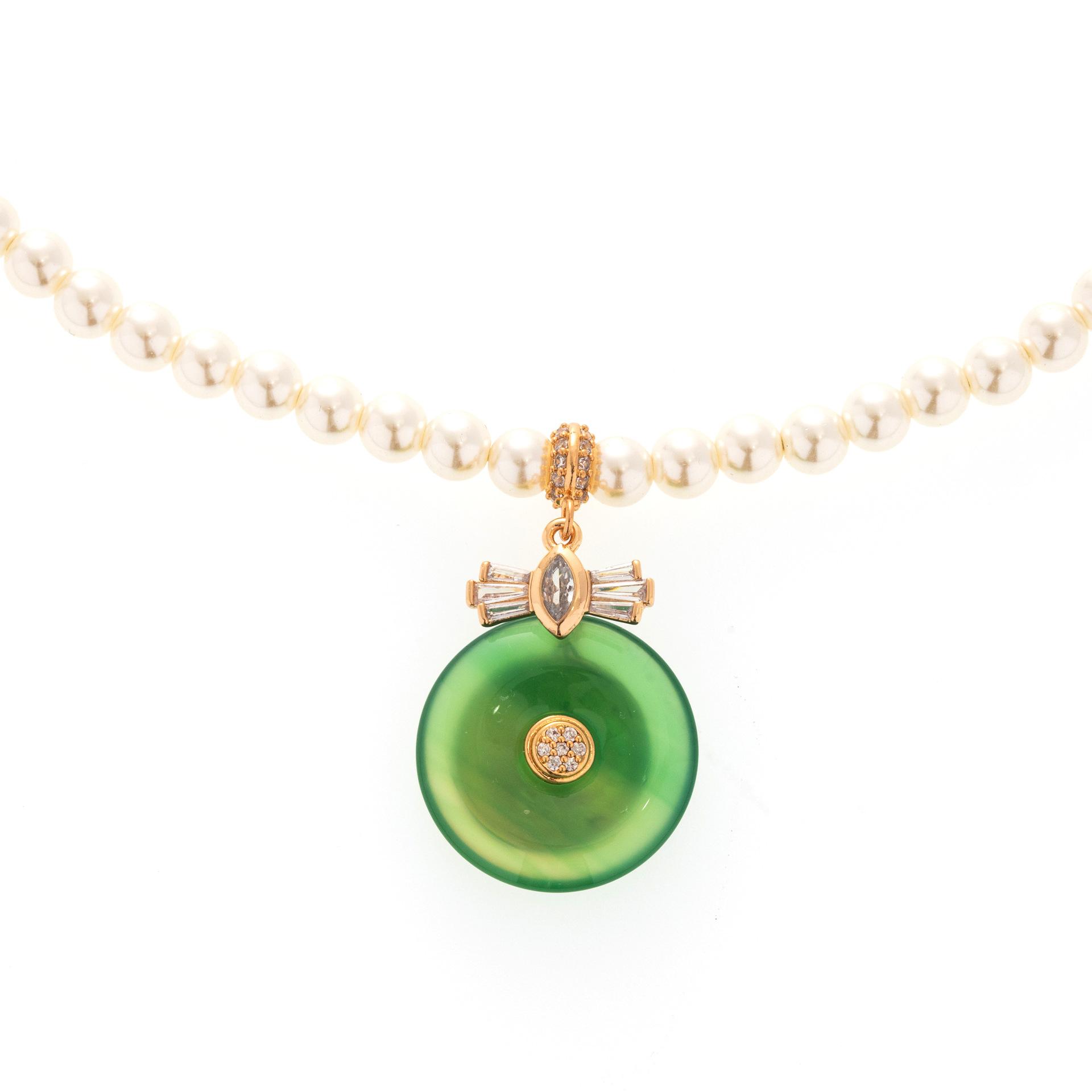 Green Safety Buckle Pendant, Autumn And Winter Millet Bead Pearl Pendant, Light Luxury And Fashion Agate Collarbone Chain, Live Supply
Green Safety Buckle Pendant, Autumn And Winter Millet Bead Pearl Pendant, Light Luxury And Fashion Agate Collarbone Chain, Live Supply