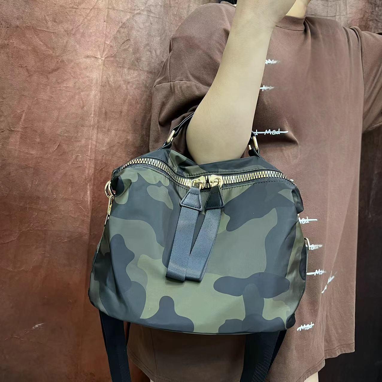 Fashionable Lightweight Bag for Women Daily Use Multifunctional Large Capacity Shoulder Messenger Bag
Fashionable Lightweight Bag for Women Daily Use Multifunctional Large Capacity Shoulder Messenger Bag