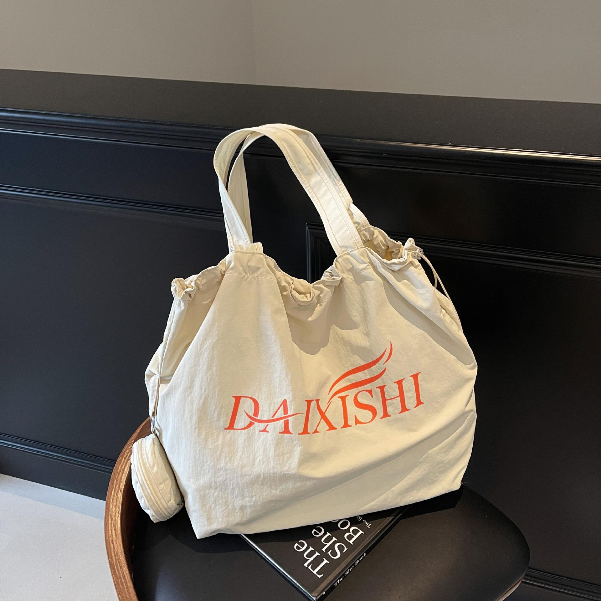 2025 summer new drawstring nylon bag ins Japanese tote bag tote bag shoulder bag large capacity shopping Length 49 Width 18 Height 35 рожевий
2025 summer new drawstring nylon bag ins Japanese tote bag tote bag shoulder bag large capacity shopping Length 49 Width 18 Height 35 рожевий