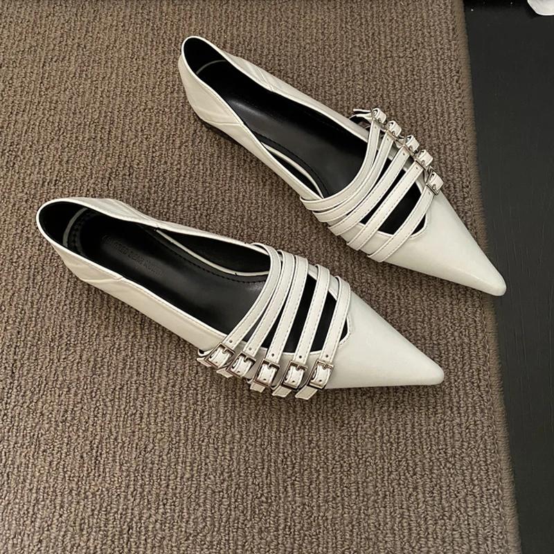 Остроносые женские туфли на плоской подошве 2024 года, дизайнерская новая повседневная обувь для ходьбы, сандалии, удобные модные платья, бренд Chaussures Femme 41 белый
Остроносые женские туфли на плоской подошве 2024 года, дизайнерская новая повседневная обувь для ходьбы, сандалии, удобные модные платья, бренд Chaussures Femme 41 белый