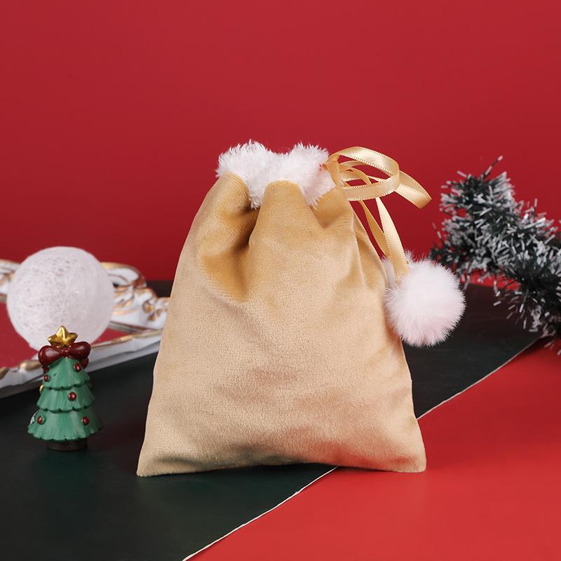 1pc Christmas Candy Bags Hairball Drawstring Bag Velvet Gift Packing Bags Christmas Eve Fruits Bag Party Gift Decoration золотий
1pc Christmas Candy Bags Hairball Drawstring Bag Velvet Gift Packing Bags Christmas Eve Fruits Bag Party Gift Decoration золотий