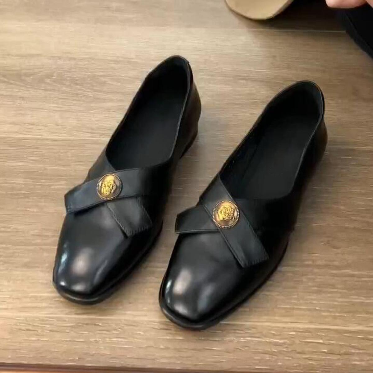 Версия из овчины~ ретро туфли-лодочки с мелким вырезом, женские, с золотыми монетами, квадратный носок, низкий каблук, бабушкины туфли, на одной педали, натуральная кожа, черные 40 чёрный
Версия из овчины~ ретро туфли-лодочки с мелким вырезом, женские, с золотыми монетами, квадратный носок, низкий каблук, бабушкины туфли, на одной педали, натуральная кожа, черные 40 чёрный