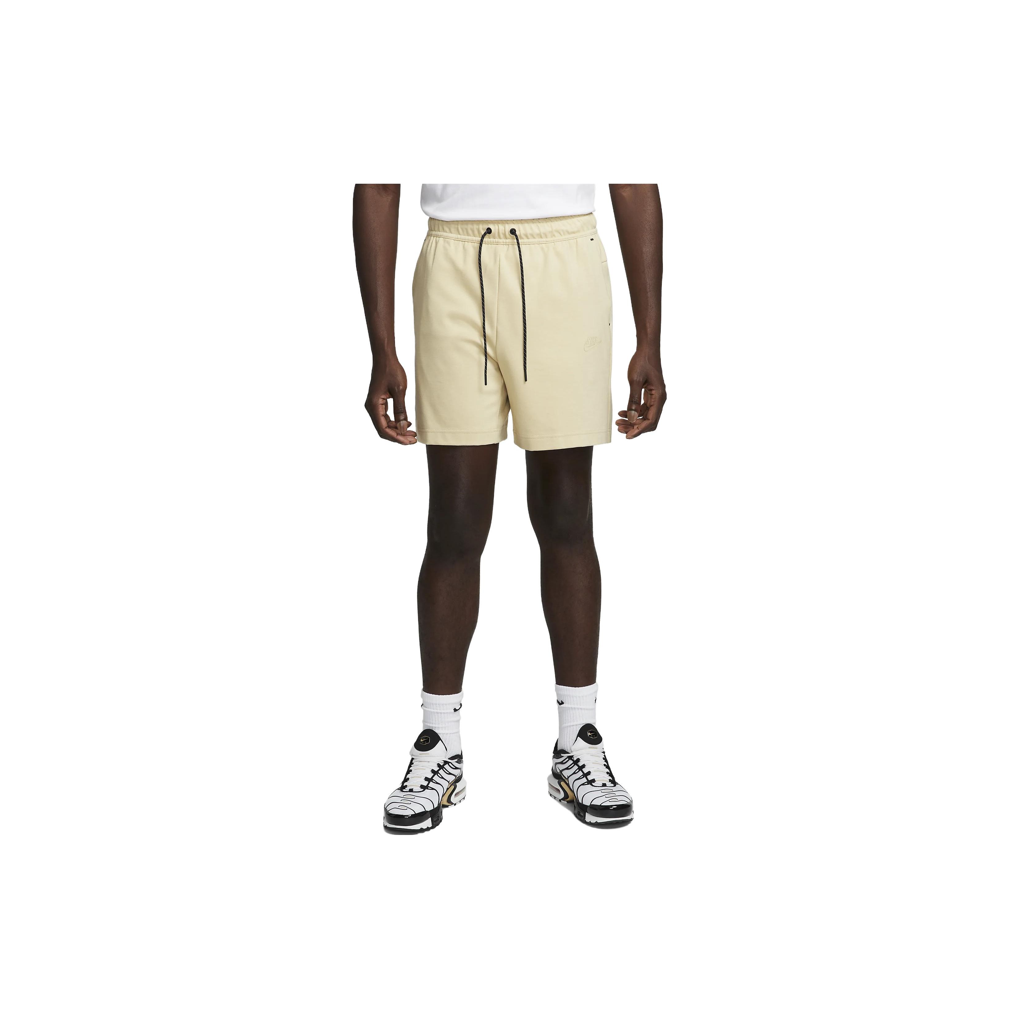 Nike Tech Fleece Lightweight Solid Color Drawstring Straight Leg Shorts Men shorts Yellow DX0828-783 M
Nike Tech Fleece Lightweight Solid Color Drawstring Straight Leg Shorts Men shorts Yellow DX0828-783 M