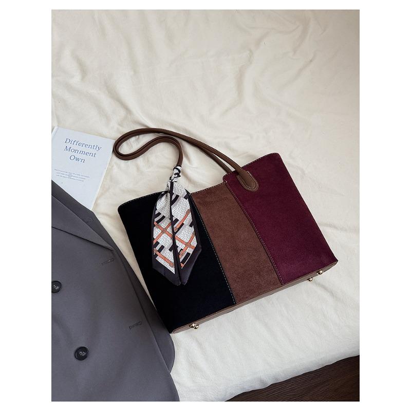 Large-capacity, Niche, Stylish, High-quality Commuter Shoulder Tote Bag for Women кавовий
Large-capacity, Niche, Stylish, High-quality Commuter Shoulder Tote Bag for Women кавовий