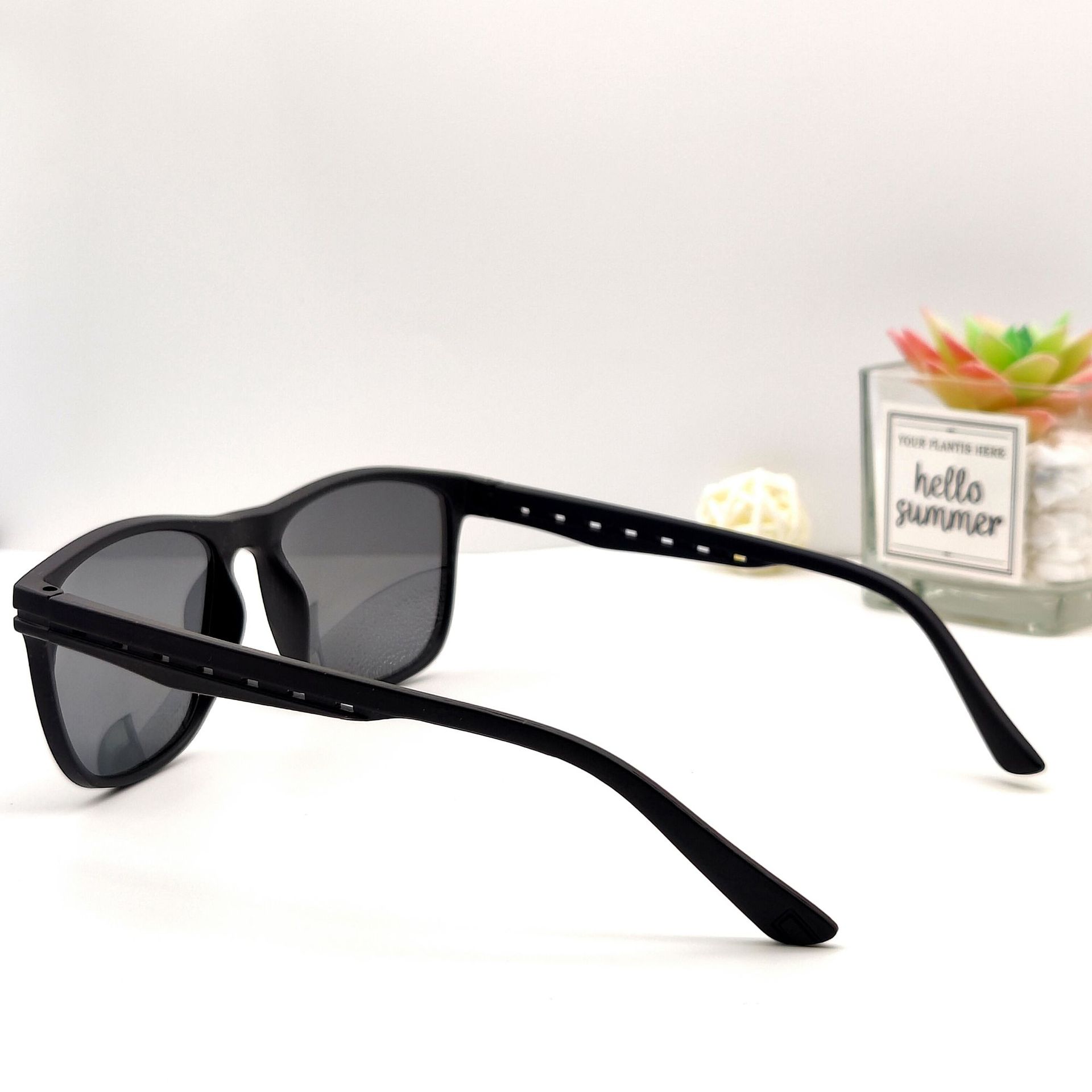 Summer Polarized Sunglasses Brown Unisex Fashion Sunglasses Black Plastic Glasses
Summer Polarized Sunglasses Brown Unisex Fashion Sunglasses Black Plastic Glasses