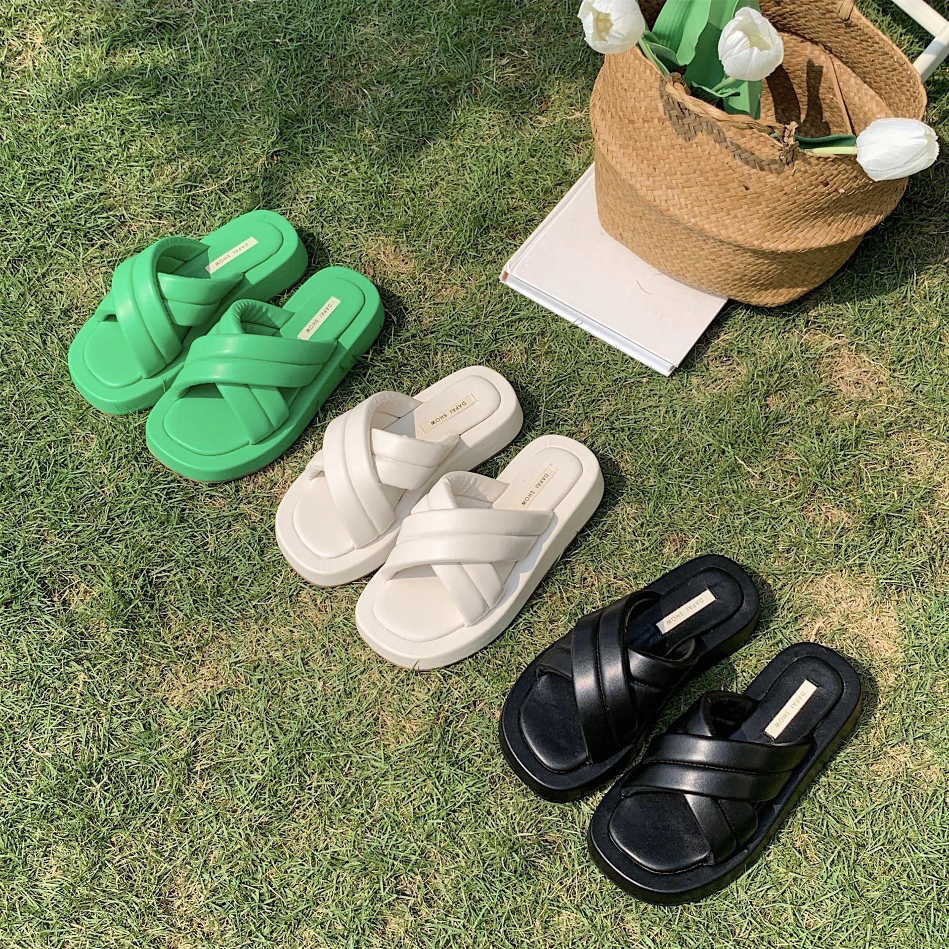 Fashion Round Toe Thick Heels Muls Women Slippers Soft Leather Ladies Slides Summer Outdoor Casual Shoes Zapatillas Mujer
Fashion Round Toe Thick Heels Muls Women Slippers Soft Leather Ladies Slides Summer Outdoor Casual Shoes Zapatillas Mujer
