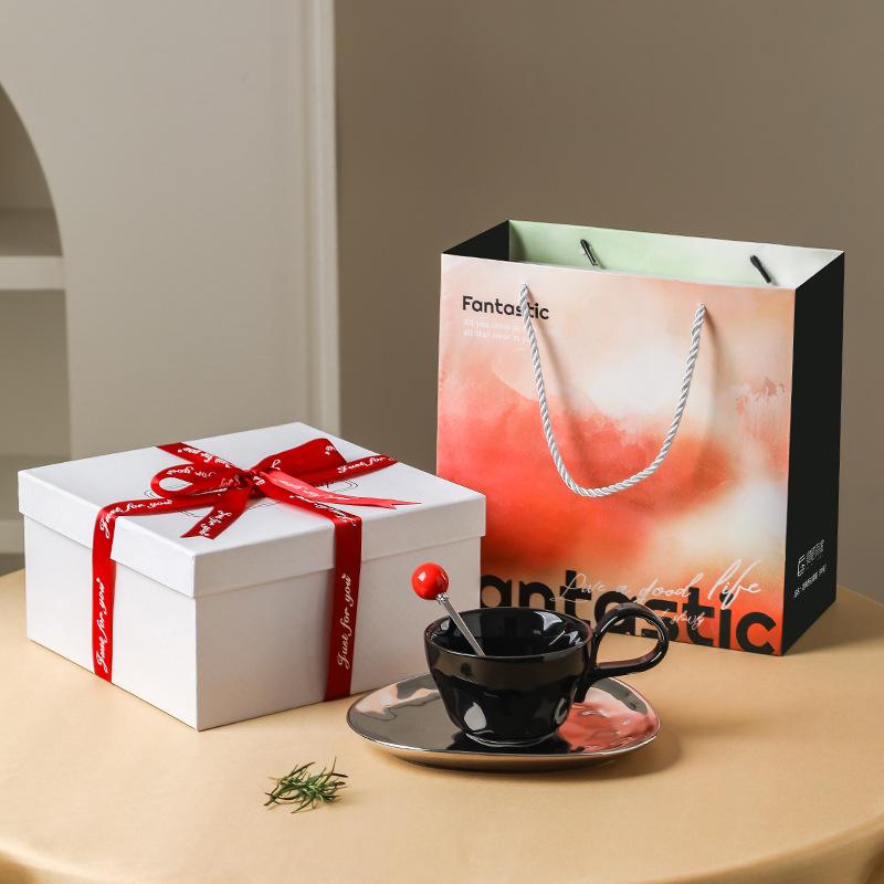 Набор кофейных чашек серии Fantesi с креативными ушками, керамическая чашка для воды высокой ценности, сувенир для мероприятий 180ml
Набор кофейных чашек серии Fantesi с креативными ушками, керамическая чашка для воды высокой ценности, сувенир для мероприятий 180ml