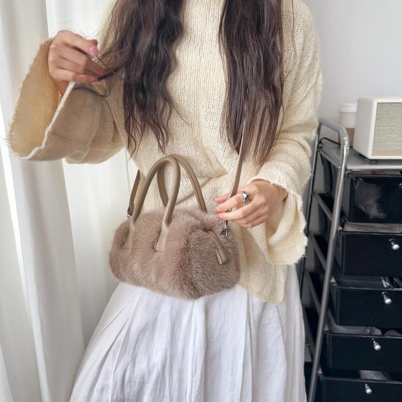 2025 New Fashionable Fluffy Plush Shoulder Crossbody Bag for Women High Quality Purse Handbags Ladies Shopping Bag
2025 New Fashionable Fluffy Plush Shoulder Crossbody Bag for Women High Quality Purse Handbags Ladies Shopping Bag