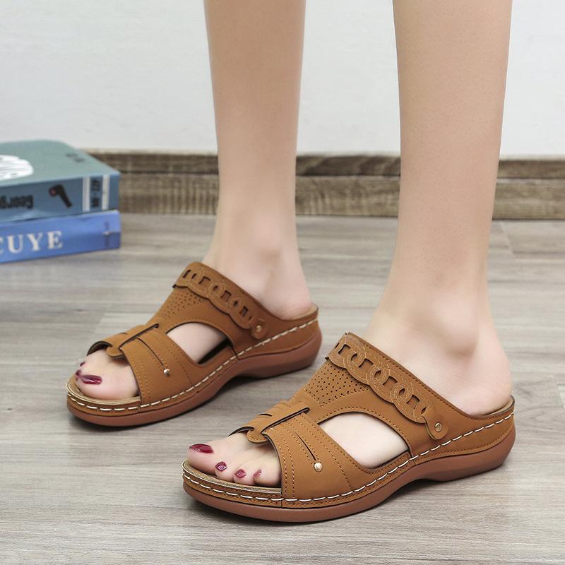 Foreign trade large size sandals women 2025 summer new European and American casual cool slippers women wear thick bottom slope heel sandals women 43 темно-коричневого кольору
Foreign trade large size sandals women 2025 summer new European and American casual cool slippers women wear thick bottom slope heel sandals women 43 темно-коричневого кольору