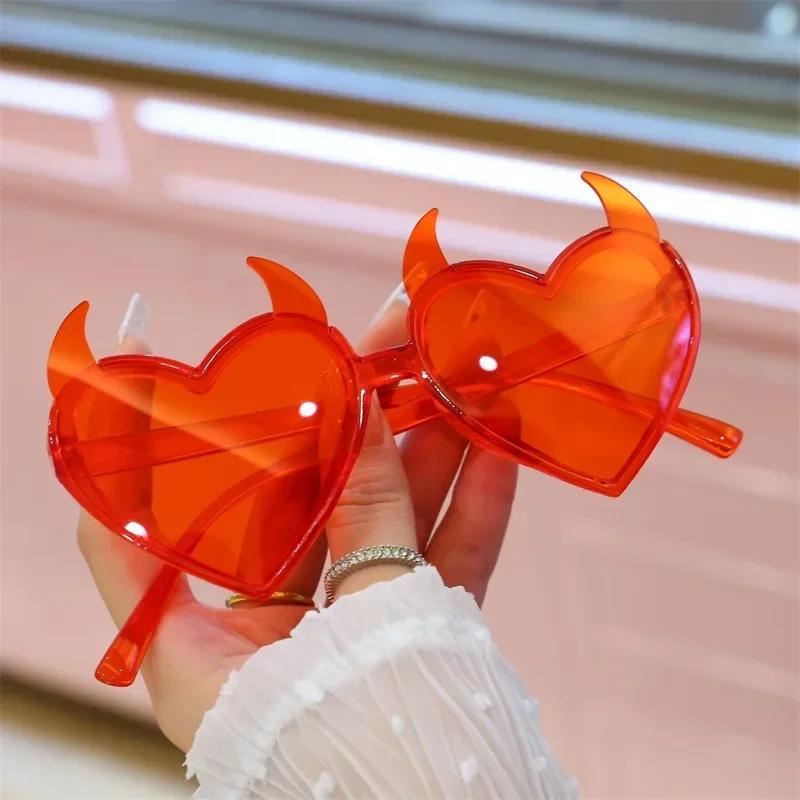 Fashion Devil Horn Heart Shaped Frame Sunglasses Street Shooting Drivering UV Protection Encrusted with Rhinestones Sun Glasses
Fashion Devil Horn Heart Shaped Frame Sunglasses Street Shooting Drivering UV Protection Encrusted with Rhinestones Sun Glasses