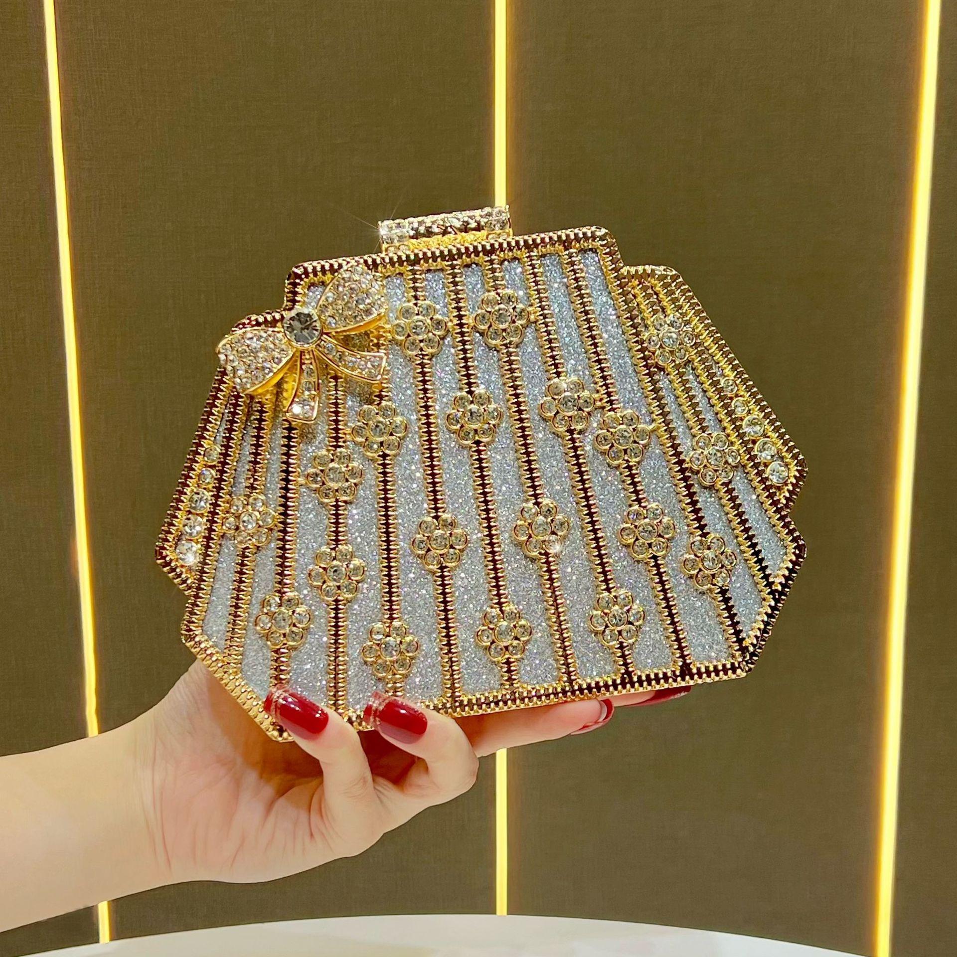 New high-end celebrity dinner bag light luxury diamond clutch bag fashionable versatile handbag messenger women s bag
New high-end celebrity dinner bag light luxury diamond clutch bag fashionable versatile handbag messenger women s bag